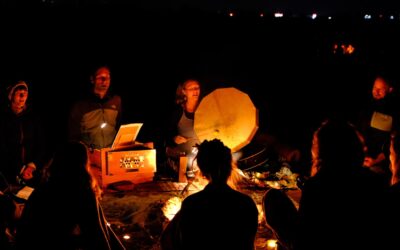 Mantrasingen am Feuer unter dem Sternenhimmel – Ein Abend voller Klang, Herz und Verbindung